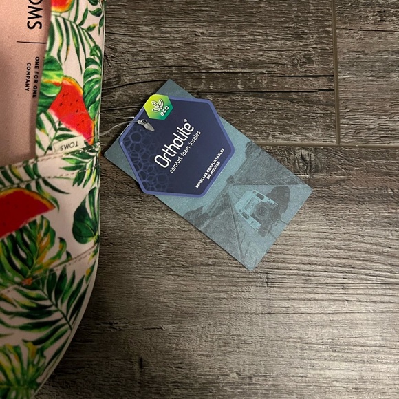 TOMS Women's Tropical Print Slip-On Shoes - Picture 4 of 4